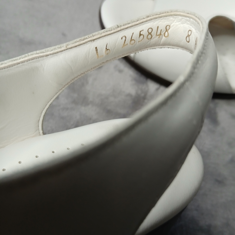 SAS‎ White Leather Sandals - Picture 14 of 16